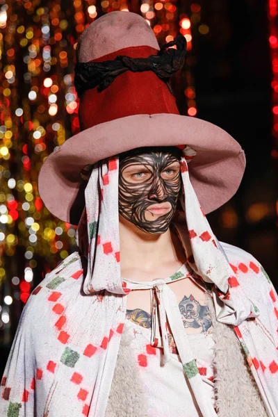 Look 64